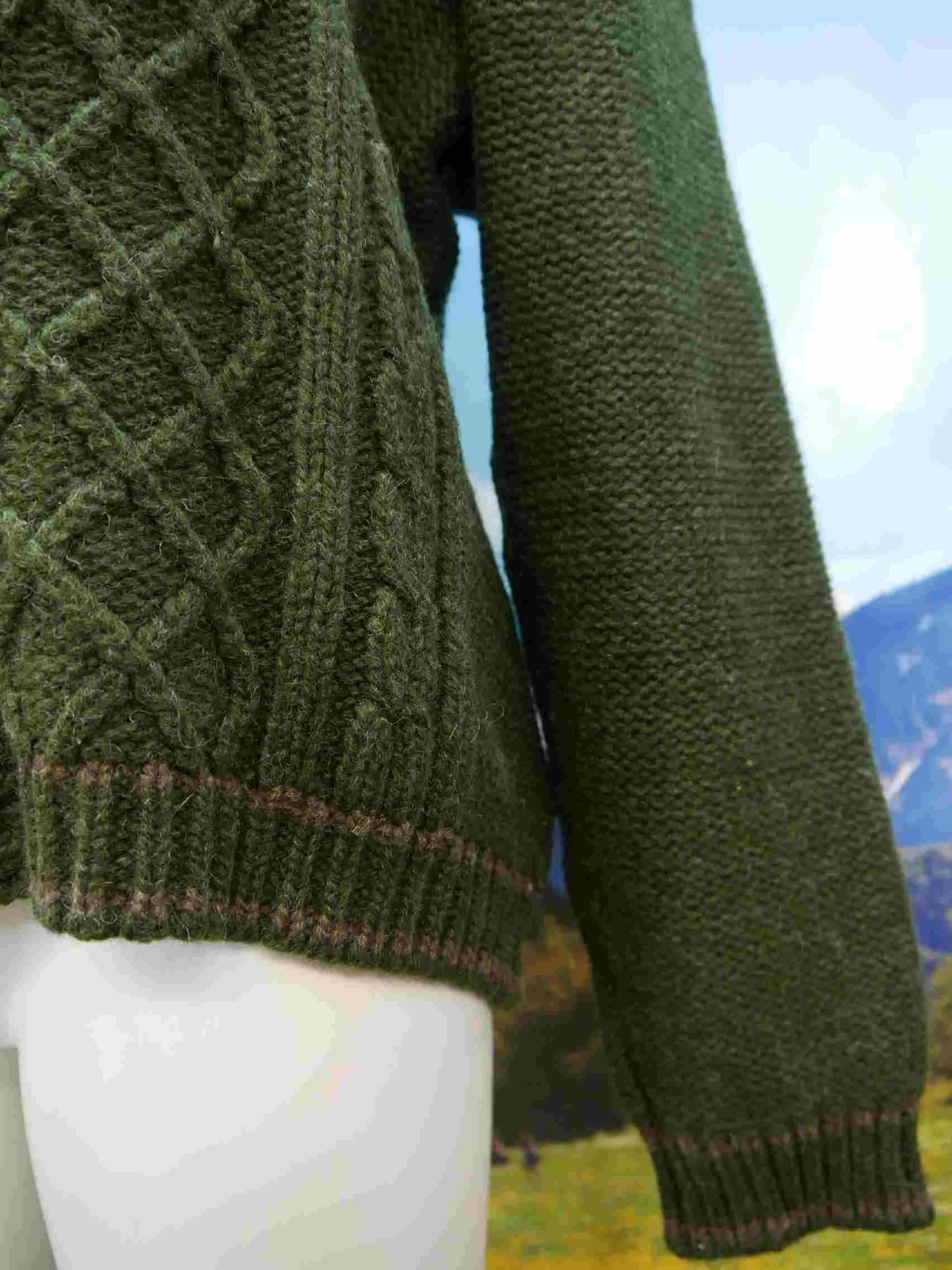 Grüne Strickjacke grobgestrickt mit Zopfmuster klasse Trachtenjacke Jacke Gr.52