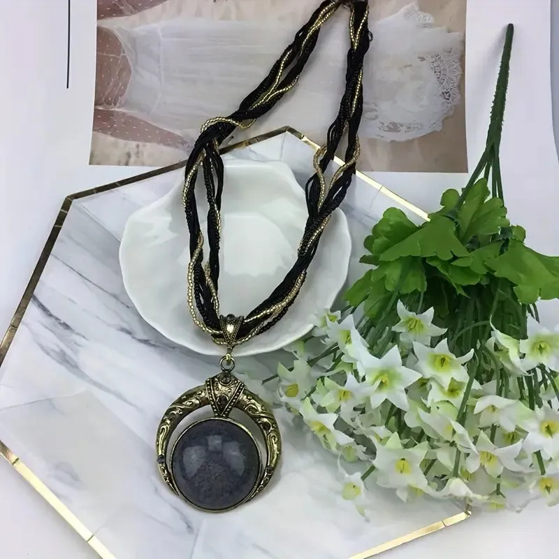 Handgemachte Boho-Kette mit Perlen & Edelsteinanhänger
