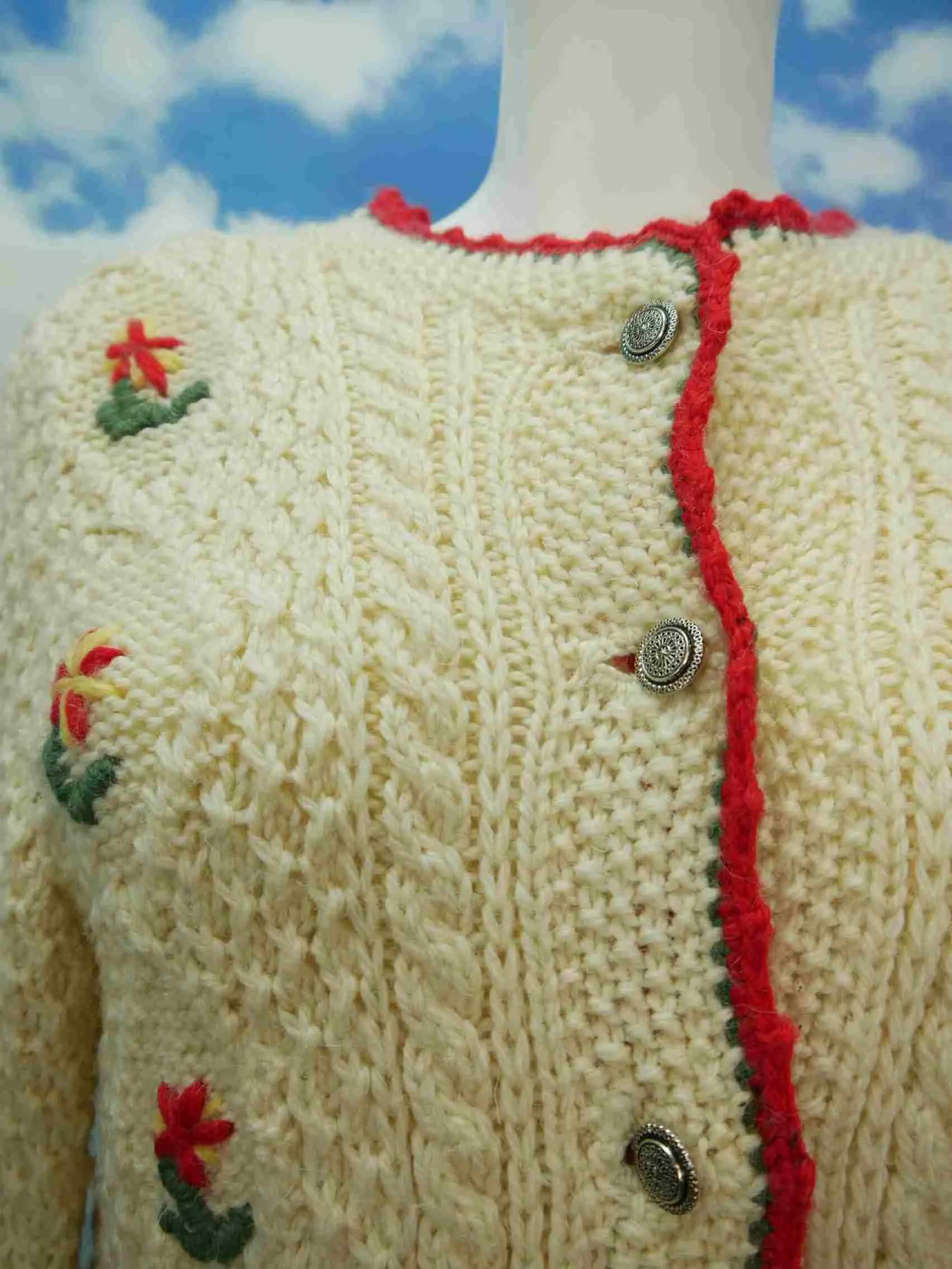 Handgestrickt beige Strickjacke mit Zopfmuster spitze Trachtenjacke Jacke Gr.40