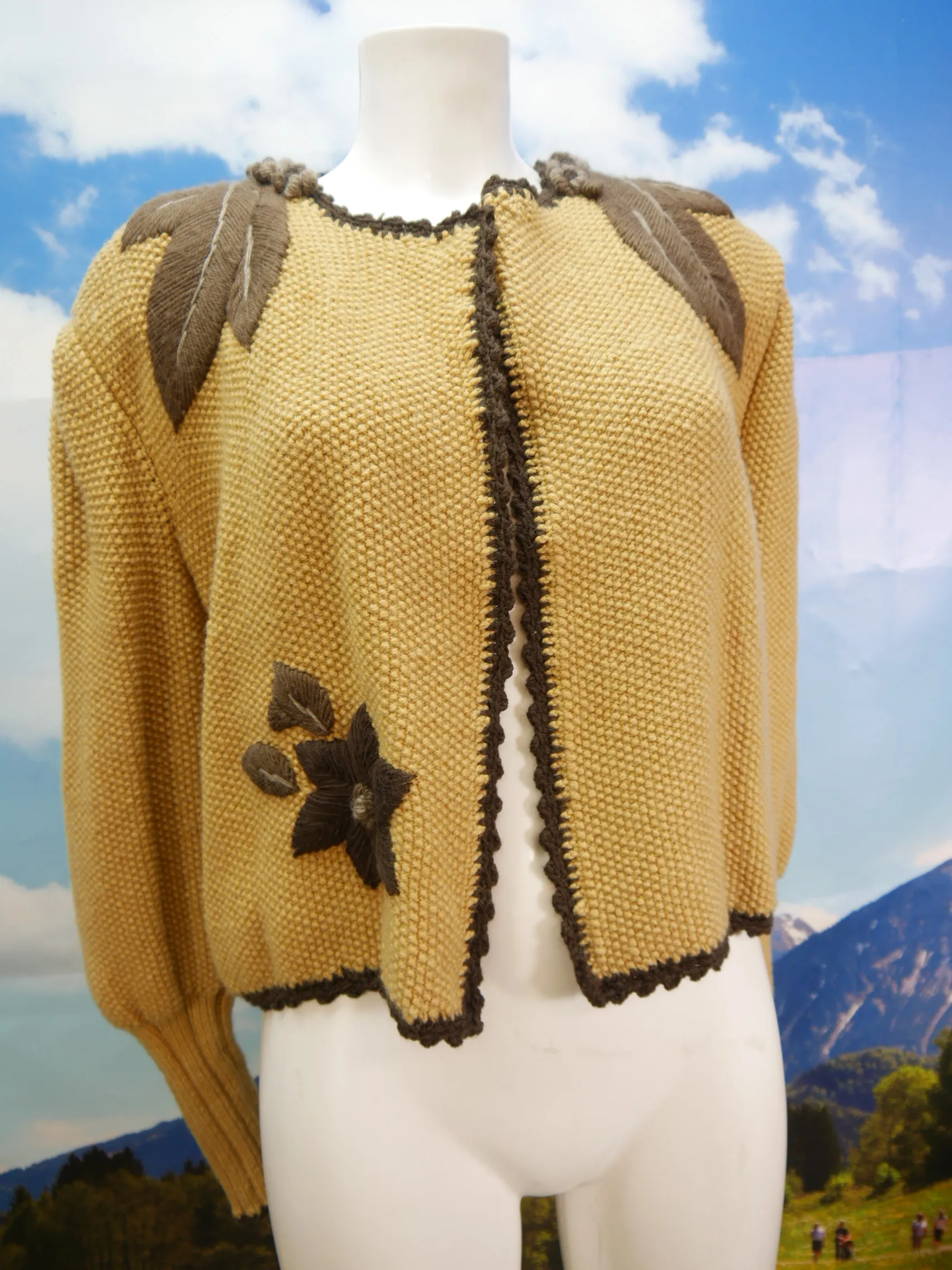 Herrlich 60er Jahre Strickjacke Vintage mit Stickerei Trachtenjacke Jacke Gr.40