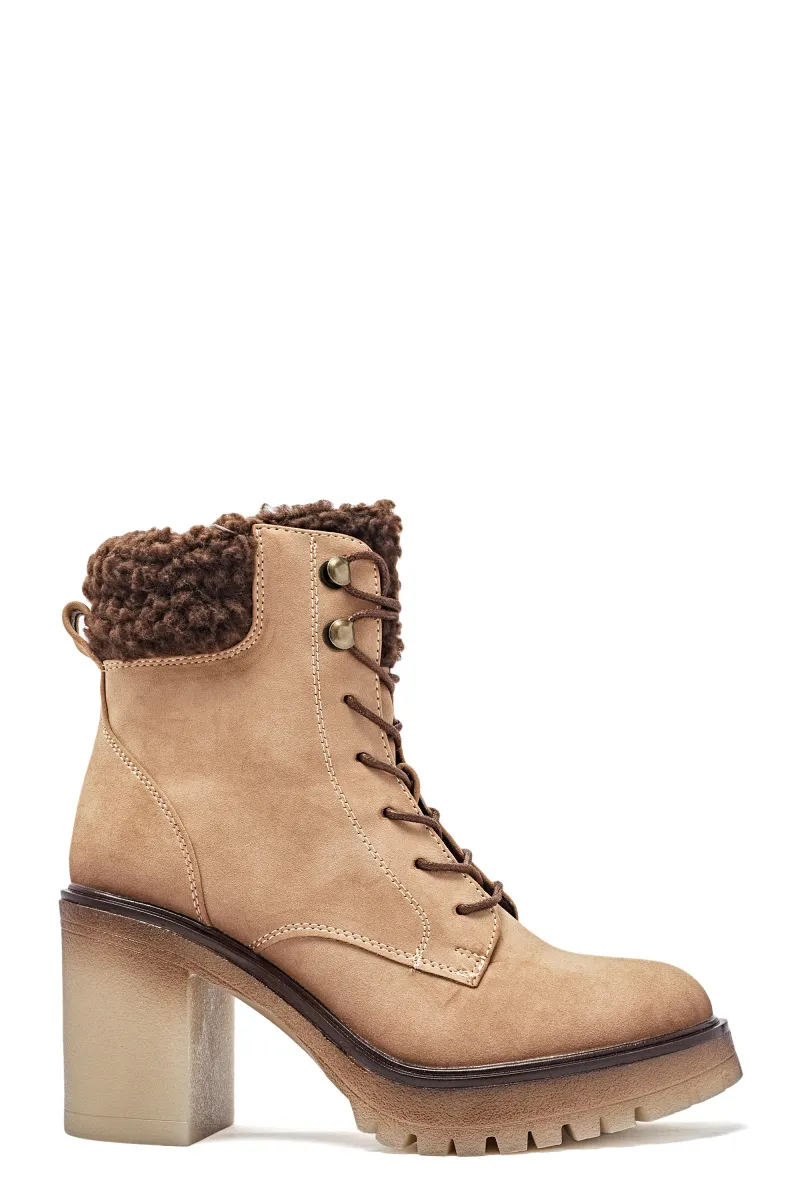 Pelzige Stiefeletten