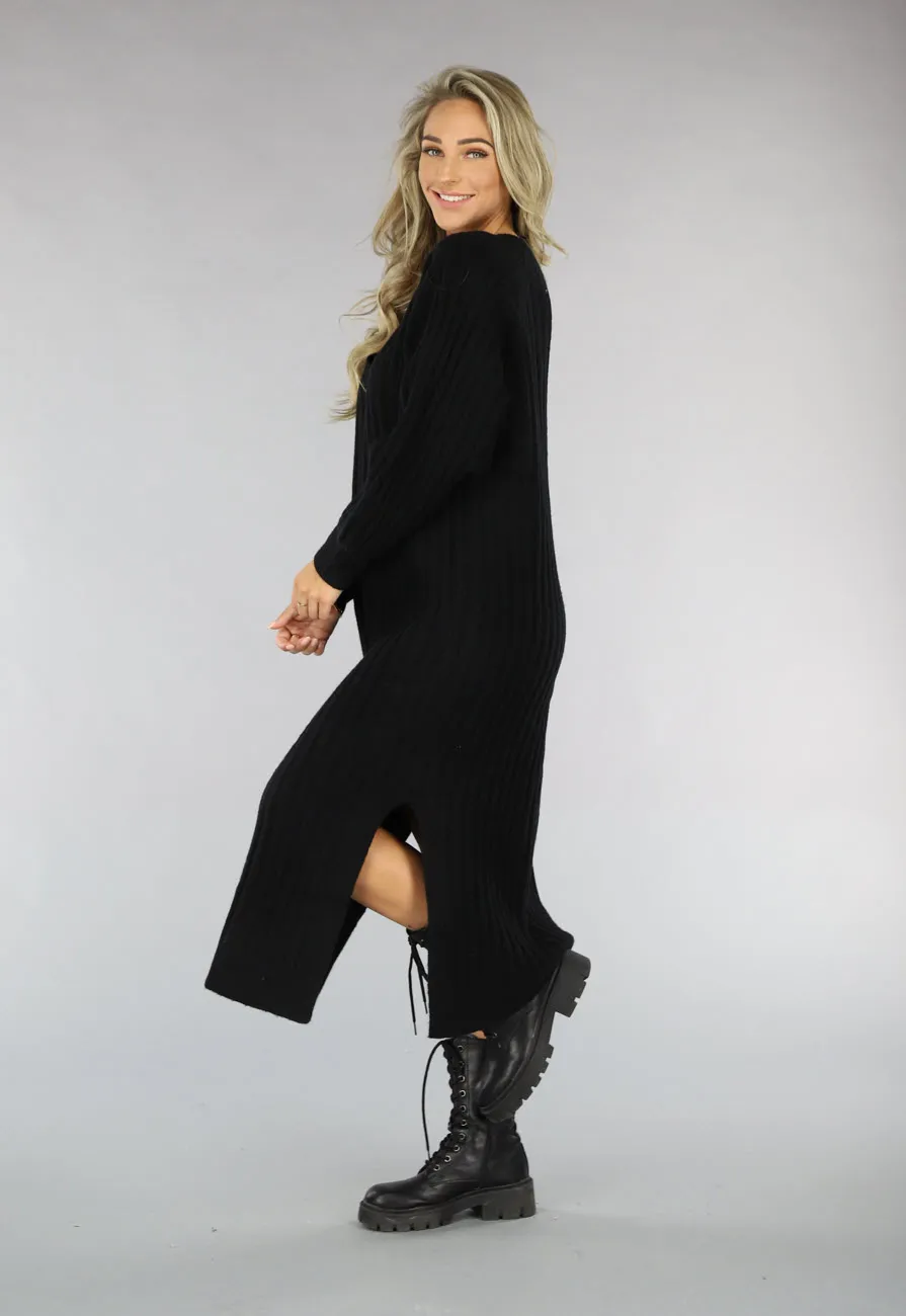 Schwarzes Strickkleid mit geteilten und gepufften Ärmeln