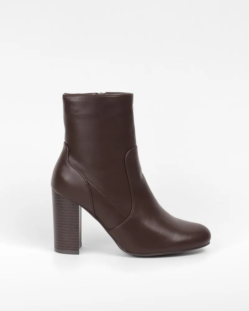 Stiefeletten mit Absatz und runder Spitze