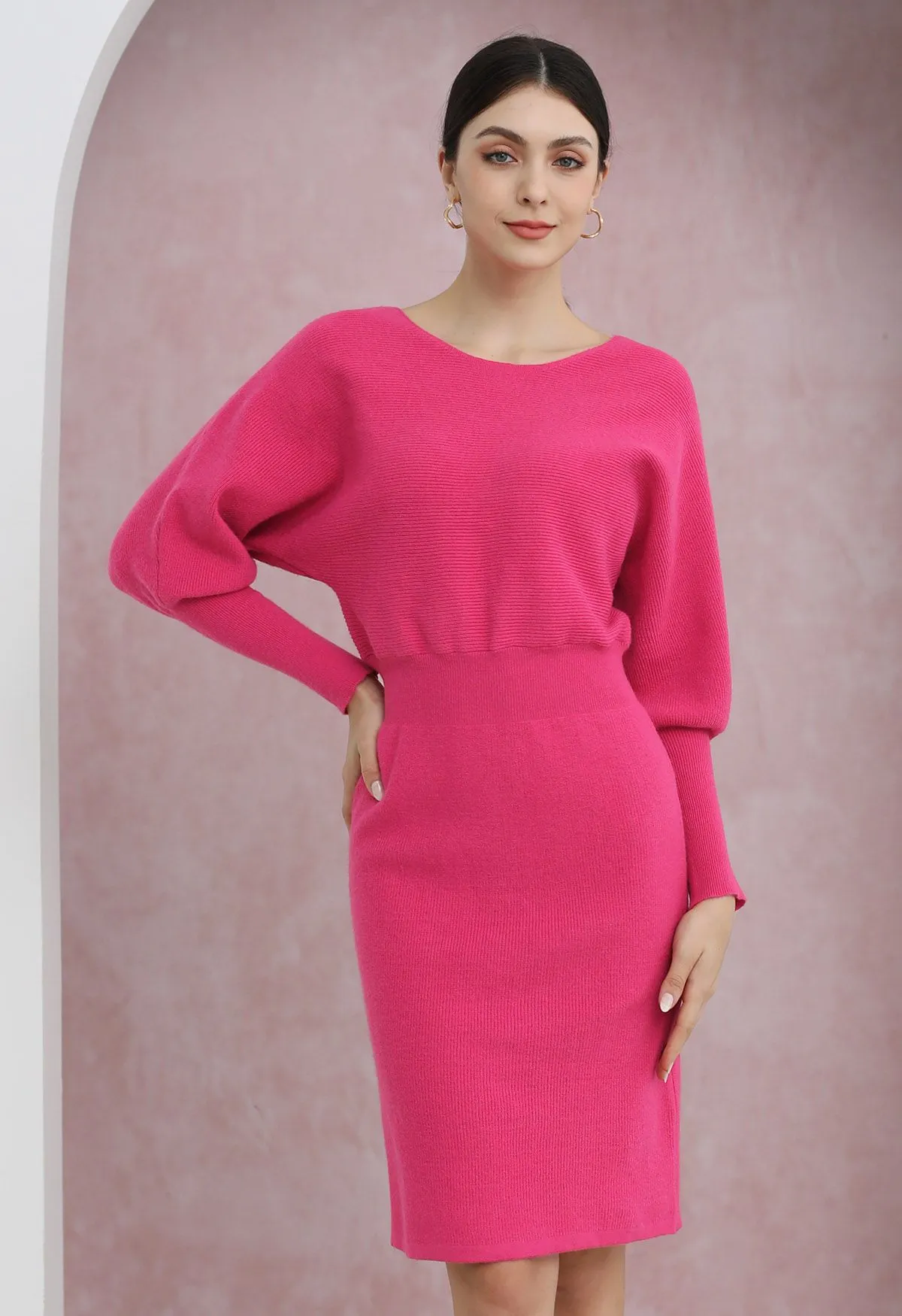 Strickkleid mit Fledermausärmeln und taillierter Taille in Pink