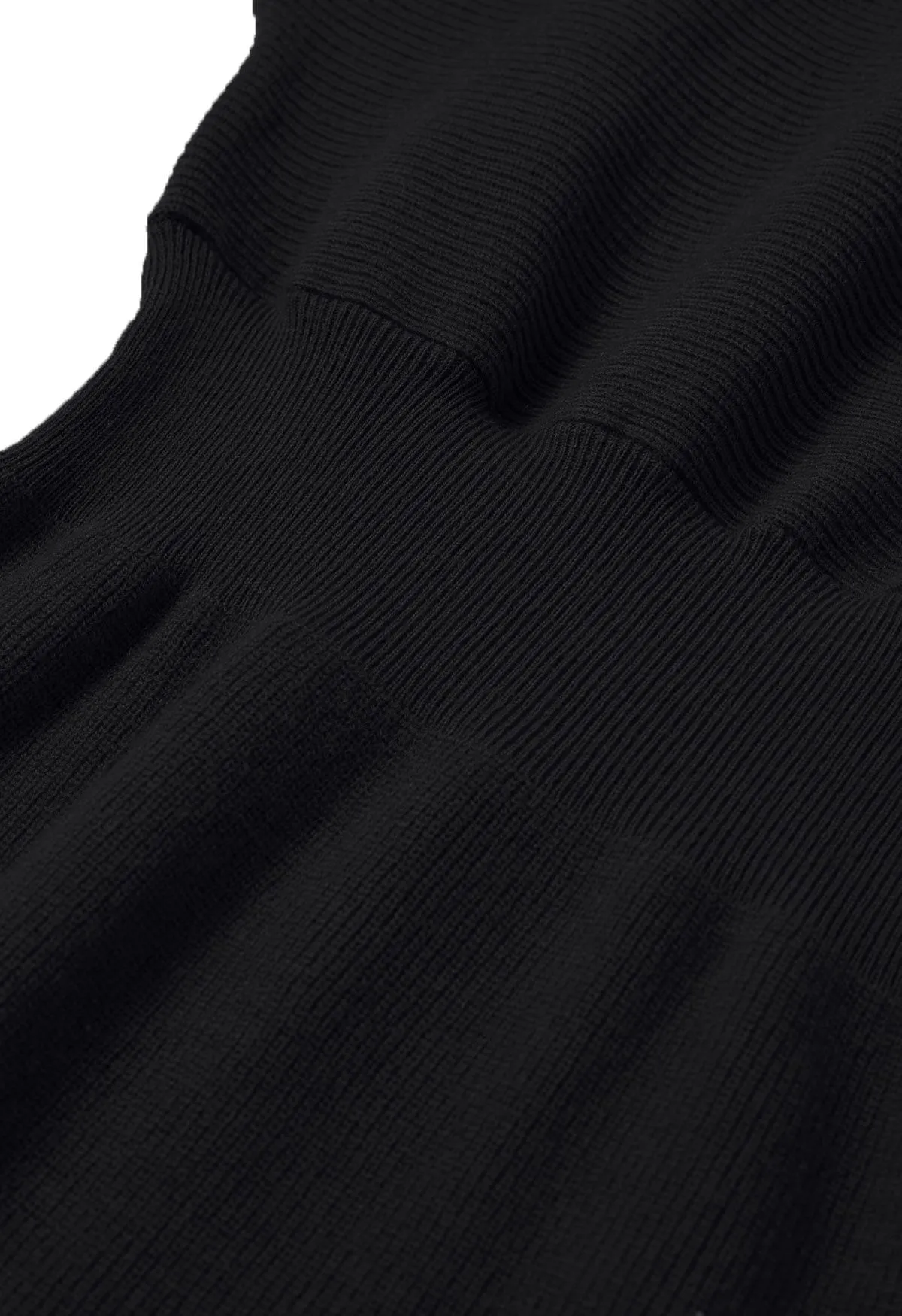 Strickkleid mit Fledermausärmeln und taillierter Taille in Schwarz
