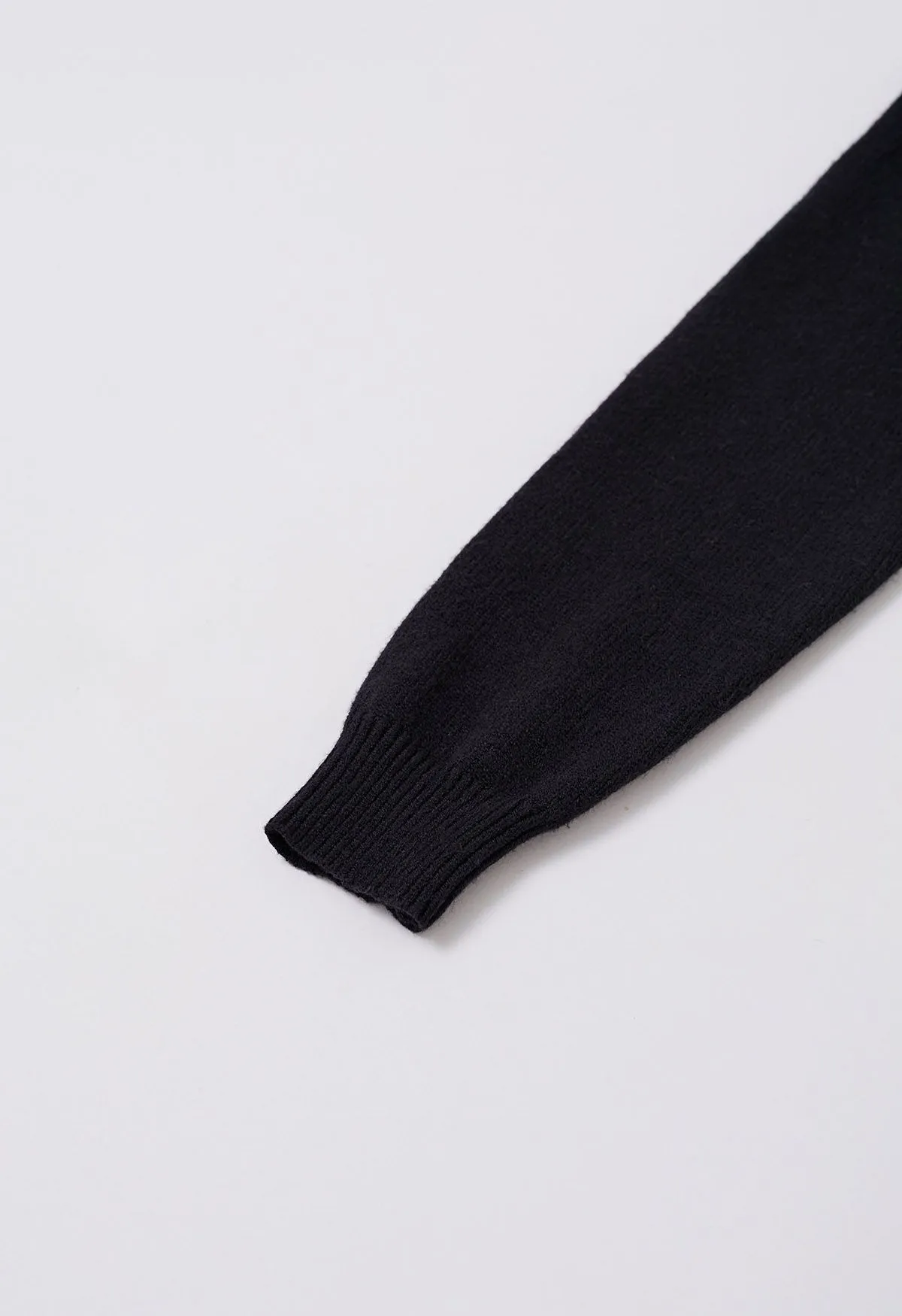 Strickkleid mit U-Ausschnitt und Blumenmuster in Schwarz